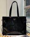 Сумка Prada женский кожа swift черный,серебристый 193887