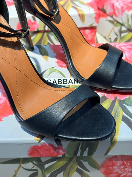 Босоножки Dolce & Gabbana женский кожа черный 191550-3