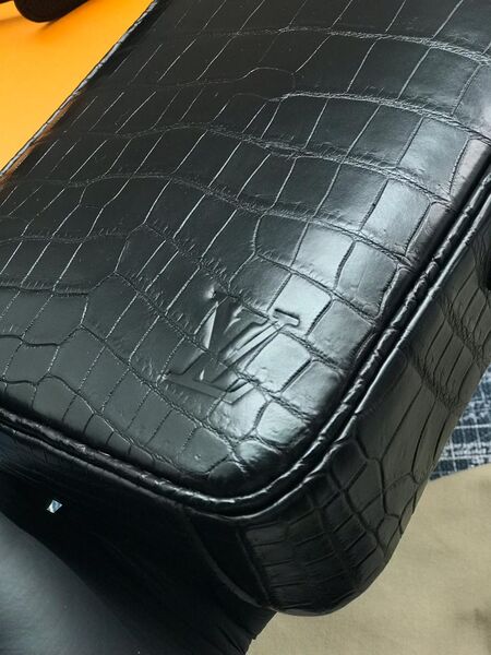 Мужская сумка мессенджер Louis Vuitton мужской кожа черный 76089-4