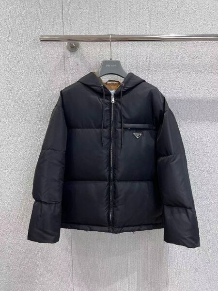 Женский пуховик Prada Re-Nylon женский черный w0817952-1