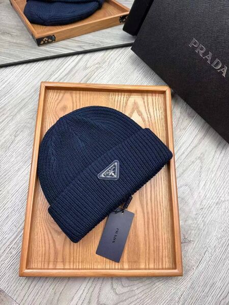 Шапка Prada женский z2141065-1-4