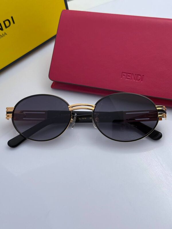 Солнцезащитные очки FENDI