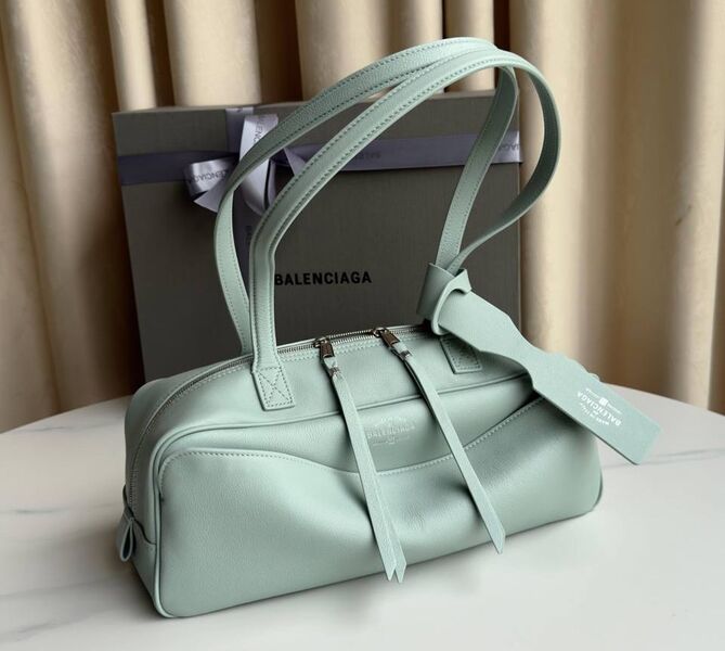 Сумка Balenciaga Carrie женский кожа страуса светло-зеленый 186351