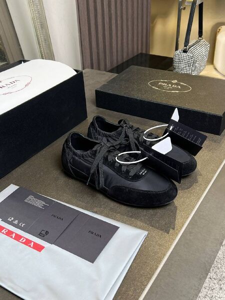 Женские кроссовки Prada Wmns Collapse Re-Nylon And Suede Sneaker женский кожа черный x9301527-1-2