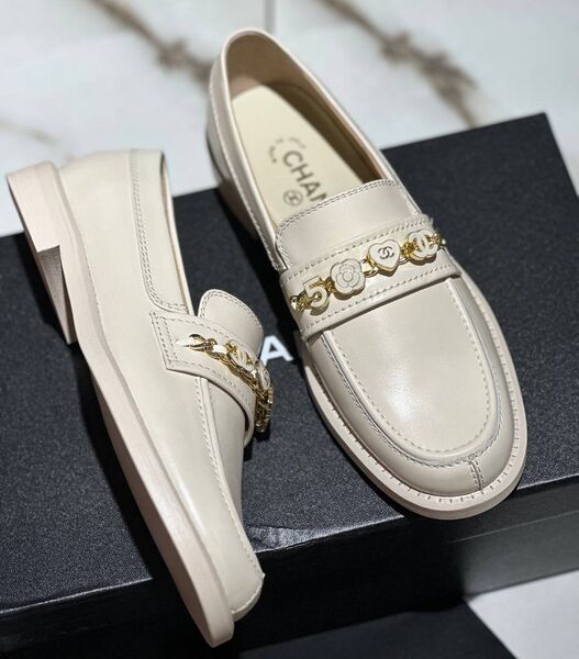 Лоферы Chanel женский кожа белый 156123