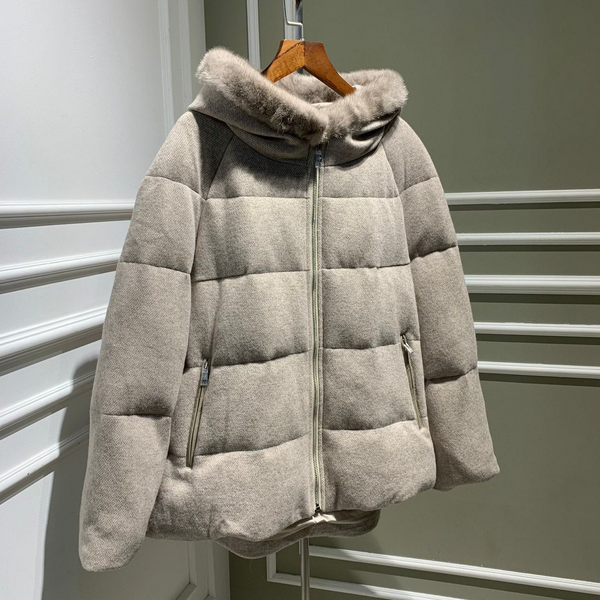 Пуховик Loro Piana женский бежевый 62821-4