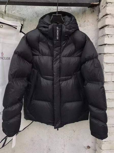 Мужской пуховик Moncler мужской черный 201450