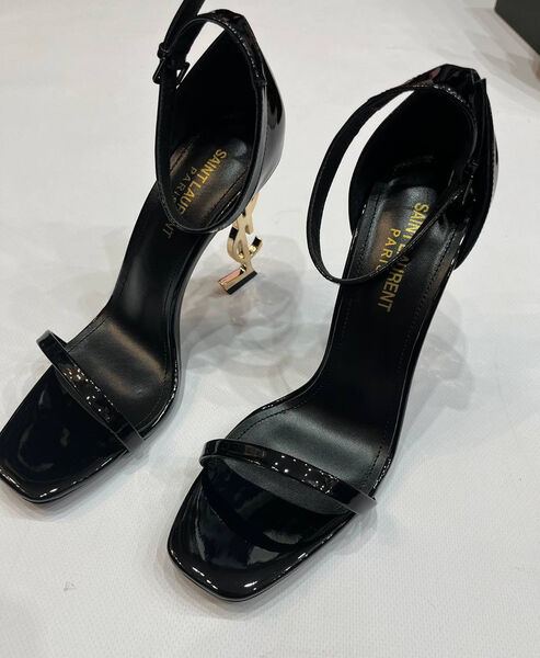 Босоножки Saint Laurent женский кожа черный 12737-7