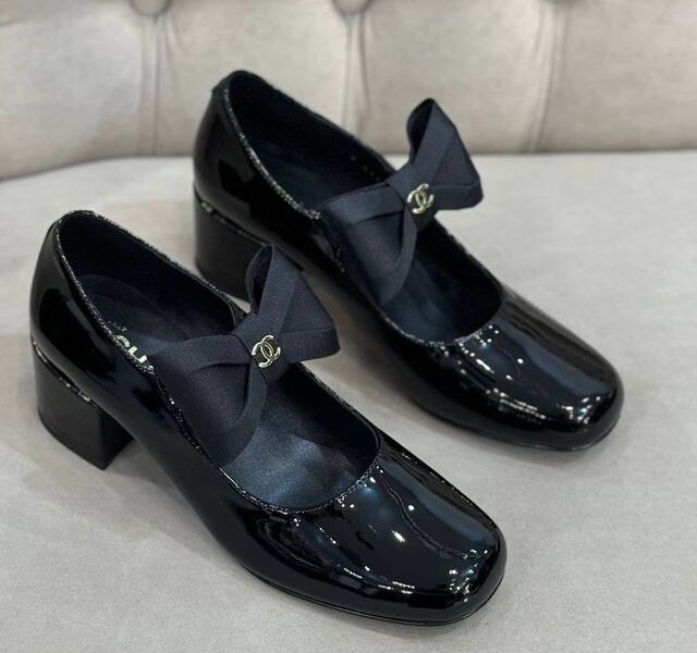 Туфли Chanel женский кожа черный 137105