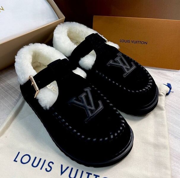 Лоферы Louis Vuitton женский замша черный 201474