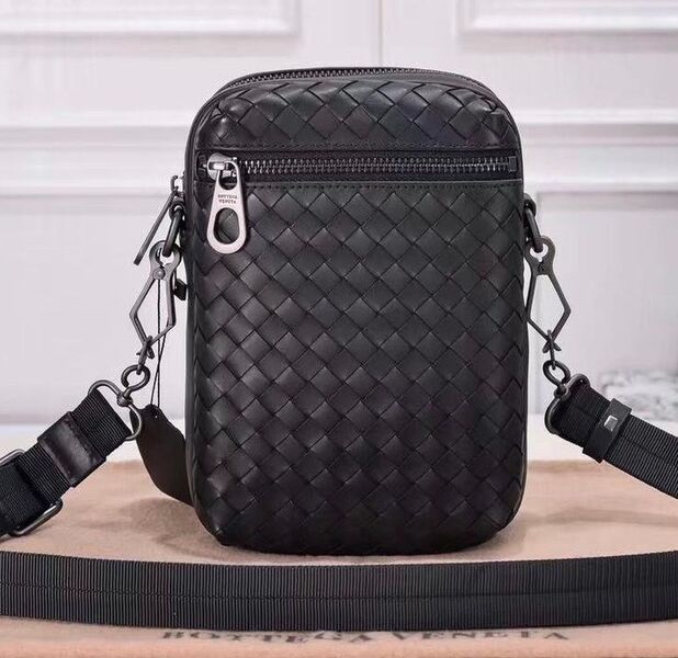 Мужская сумка мессенджер Bottega Veneta мужской кожа черный 111457