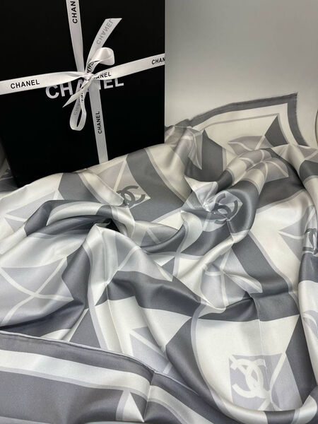 Платок Chanel женский шелк графитовый 197757
