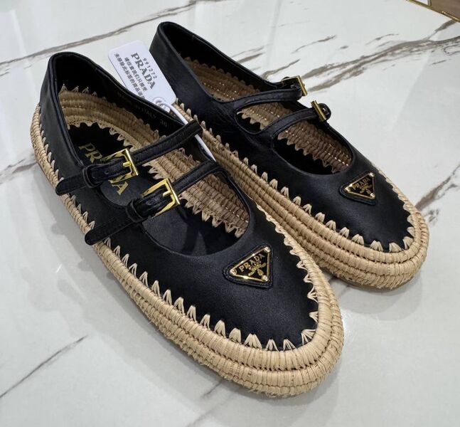 Балетки Prada женский кожа swift черный,серебристый 192467