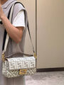 Сумка Fendi Baguette женский кожа графитовый 142103-2