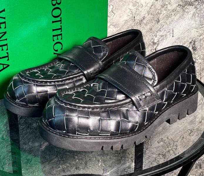 Мужские лоферы Bottega Veneta мужской кожа черный 171183