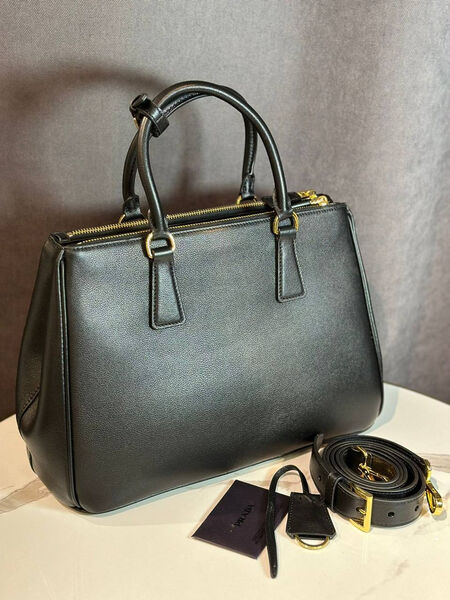 Сумка Prada женский кожа черный 158962-6