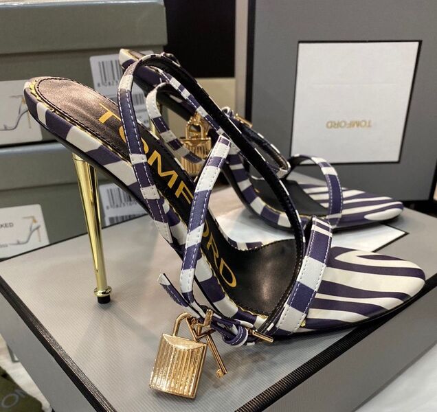 Босоножки Tom Ford женский кожа swift молочный 119309