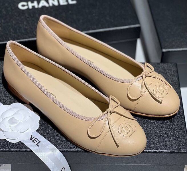 Балетки Chanel женский кожа бежевый 149317