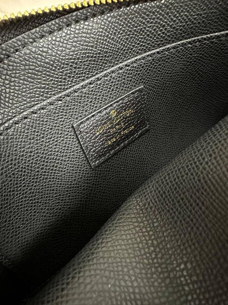 Косметичка Louis Vuitton женский кожа черный 26882-6