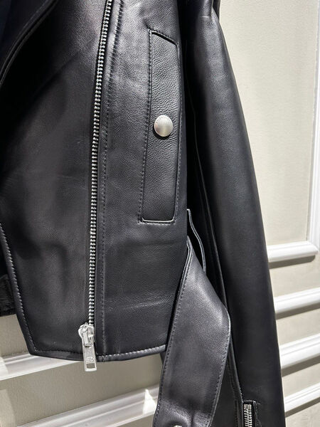 Куртка Balenciaga женский кожа черный 106490-3