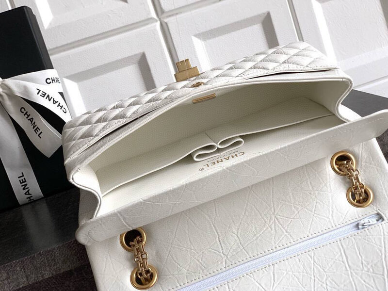 Сумка Chanel женский кожа белый 194335-4