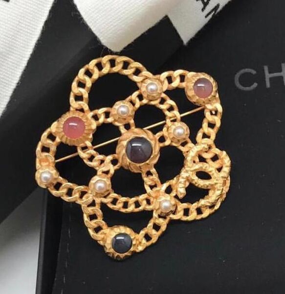 Брошь Chanel 10391
