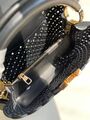 Сумка Louis Vuitton Capucines женский кожа черный 76640-9
