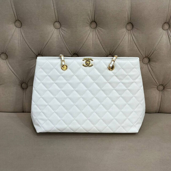 Сумка Chanel женский кожа белый 128890-3