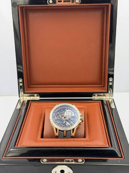 Мужские часы Roger Dubuis мужской серый z1869560-1-2
