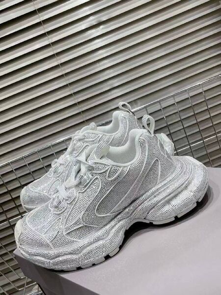 Женские кроссовки Balenciaga Triple S женский серебристый u1616644-1-2