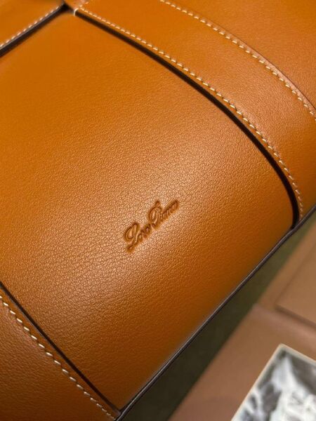Сумка Loro Piana женский кожа e1514832-1-8
