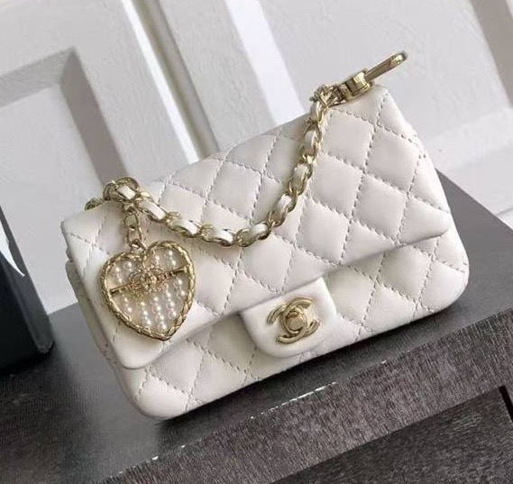 Сумка Chanel Micro женский кожа белый 195953