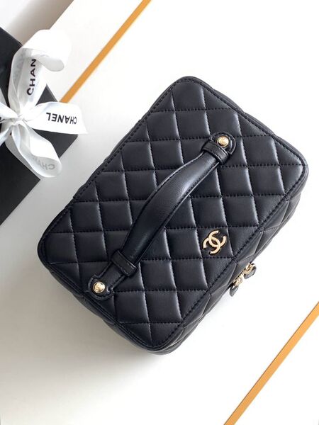 Косметичка Chanel женский кожа черный 153435-3