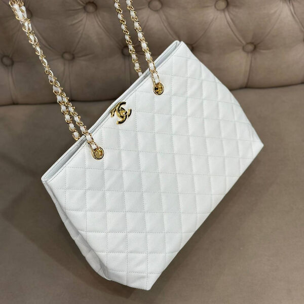 Сумка Chanel женский кожа белый 128890-2