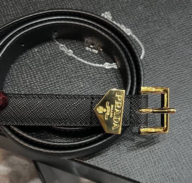 Женский ремень Prada женский кожа черный 143592