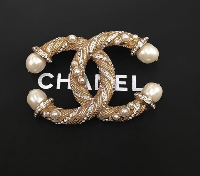 Брошь Chanel 10460