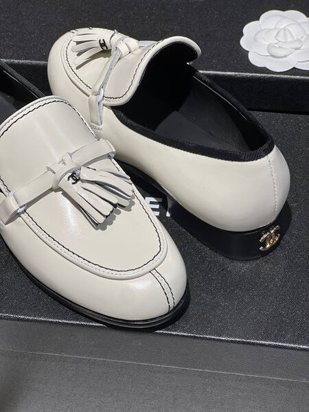 Лоферы Chanel женский кожа белый 146276-2