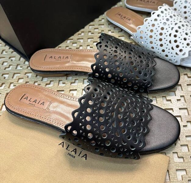 Шлепки Alaïa женский кожа черный 153797