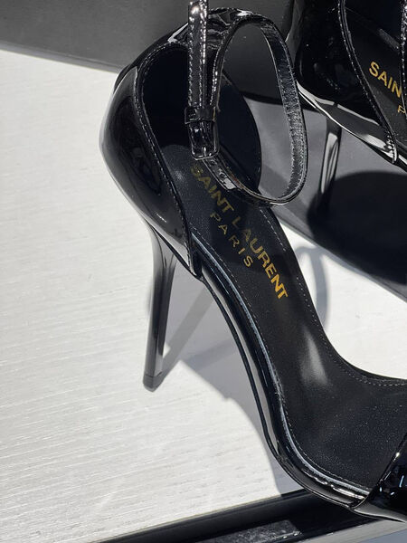 Босоножки Saint Laurent женский кожа черный 105231-3