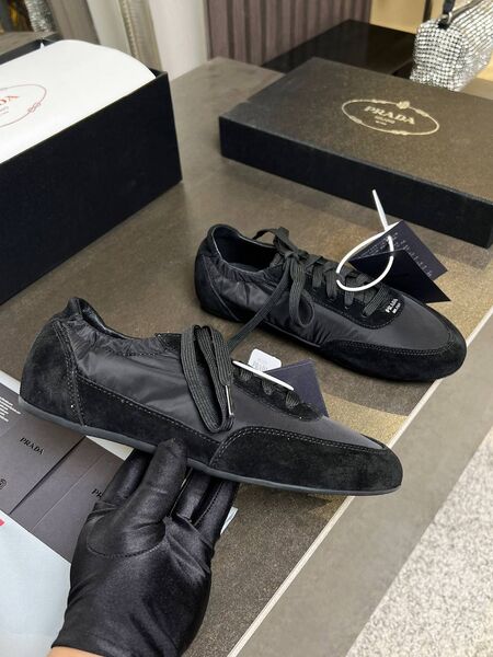 Женские кроссовки Prada Wmns Collapse Re-Nylon And Suede Sneaker женский кожа черный x9301527-1