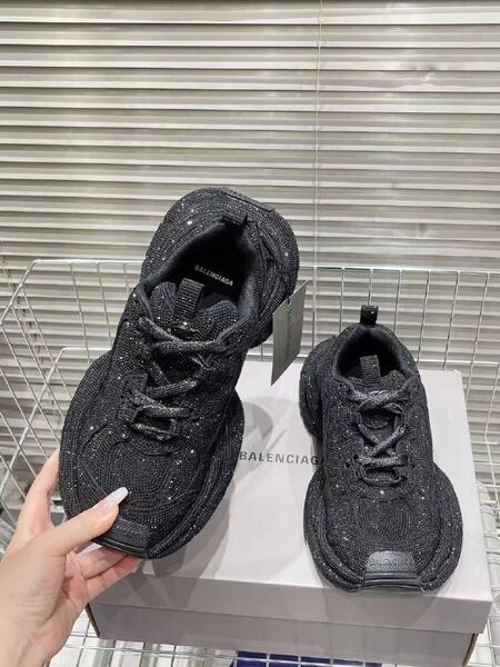 Женские кроссовки Balenciaga Triple S женский серебристый c7269127-1