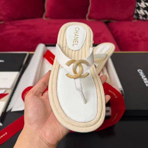 Шлепки Chanel женский кожа белый m8029067-1-4