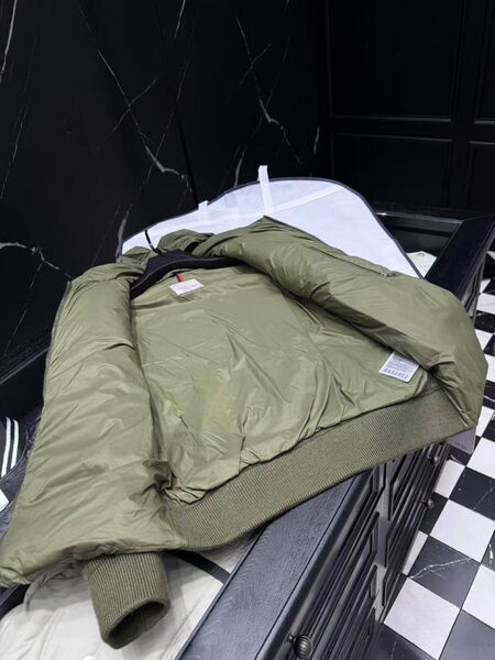 Мужская куртка Moncler мужской болотный 199700-6
