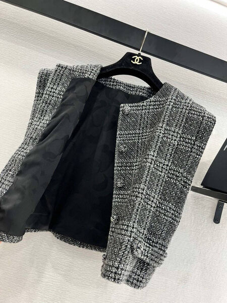 Жилет Chanel женский графитовый 158339-2