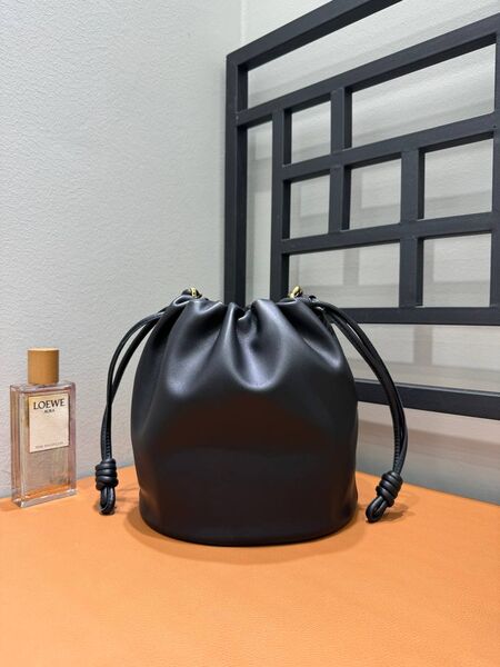 Женская сумка Loewe Flamenco Purse женский кожа черный 159478-9