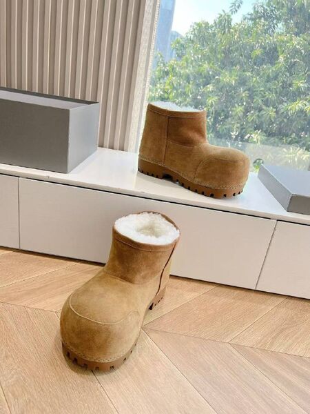 Женские ботинки Balenciaga Women's Alaska Fur Bootie женский замша коричневый u6317668-1-4