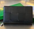 Мужской портмоне Bottega Veneta мужской кожа swift черный,коричневый 135959