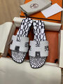 Шлепки Hermès женский кожа графитовый 103891-2