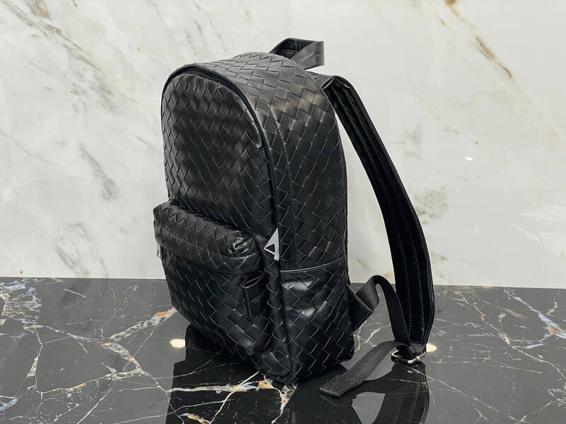 Рюкзак Bottega Veneta женский кожа черный 153763-6