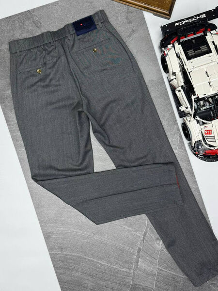 Мужские брюки Kiton мужской графитовый 169338-2